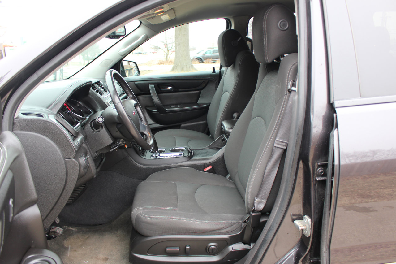 Used 2015 GMC Acadia SLE image 15