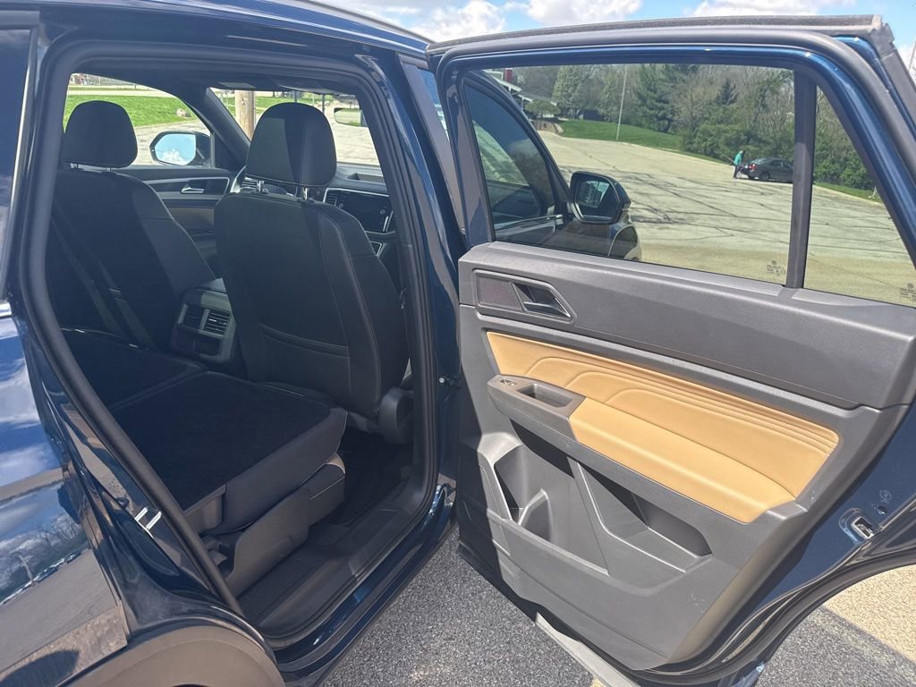 Used 2022 Volkswagen Atlas Cross Sport SE image 37