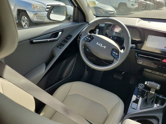 Used 2025 Kia Niro EX FWD image 22