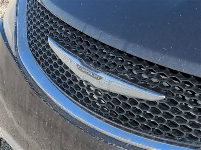 Certified 2020 Chrysler Pacifica Limited FWD image 12