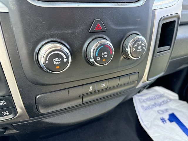 Used 2017 RAM 1500 Classic SLT AWD/4WD image 18