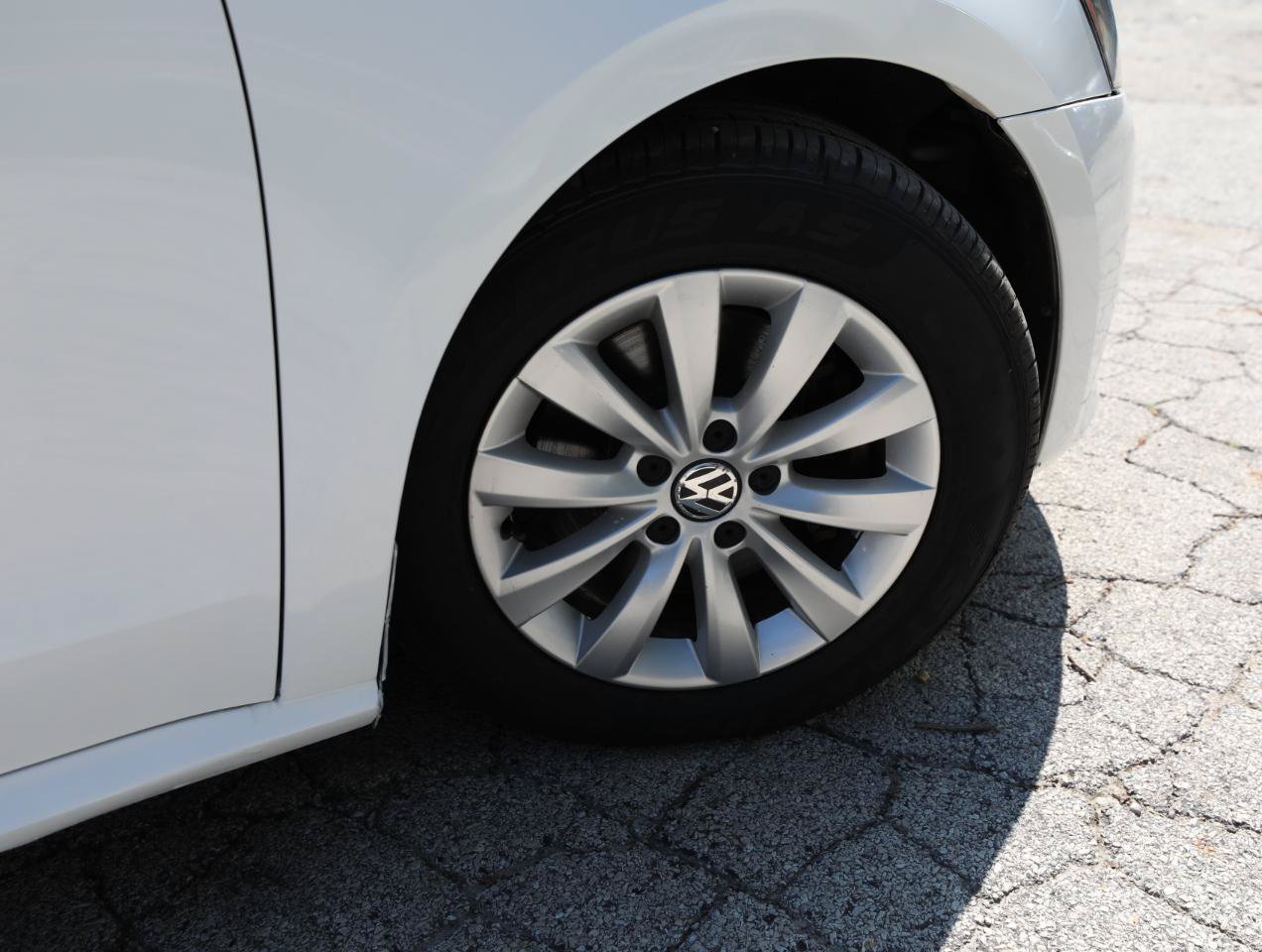 Used 2012 Volkswagen Passat 2.5 S FWD image 9