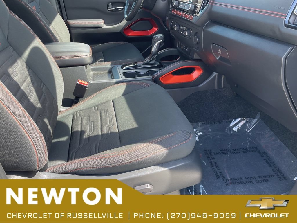 Used 2025 Nissan Frontier PRO-4X AWD/4WD image 26