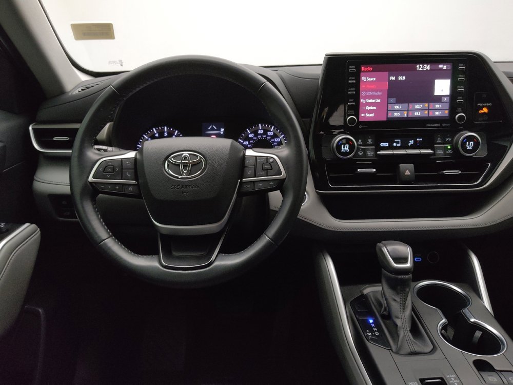 Used 2022 Toyota Highlander LE image 22