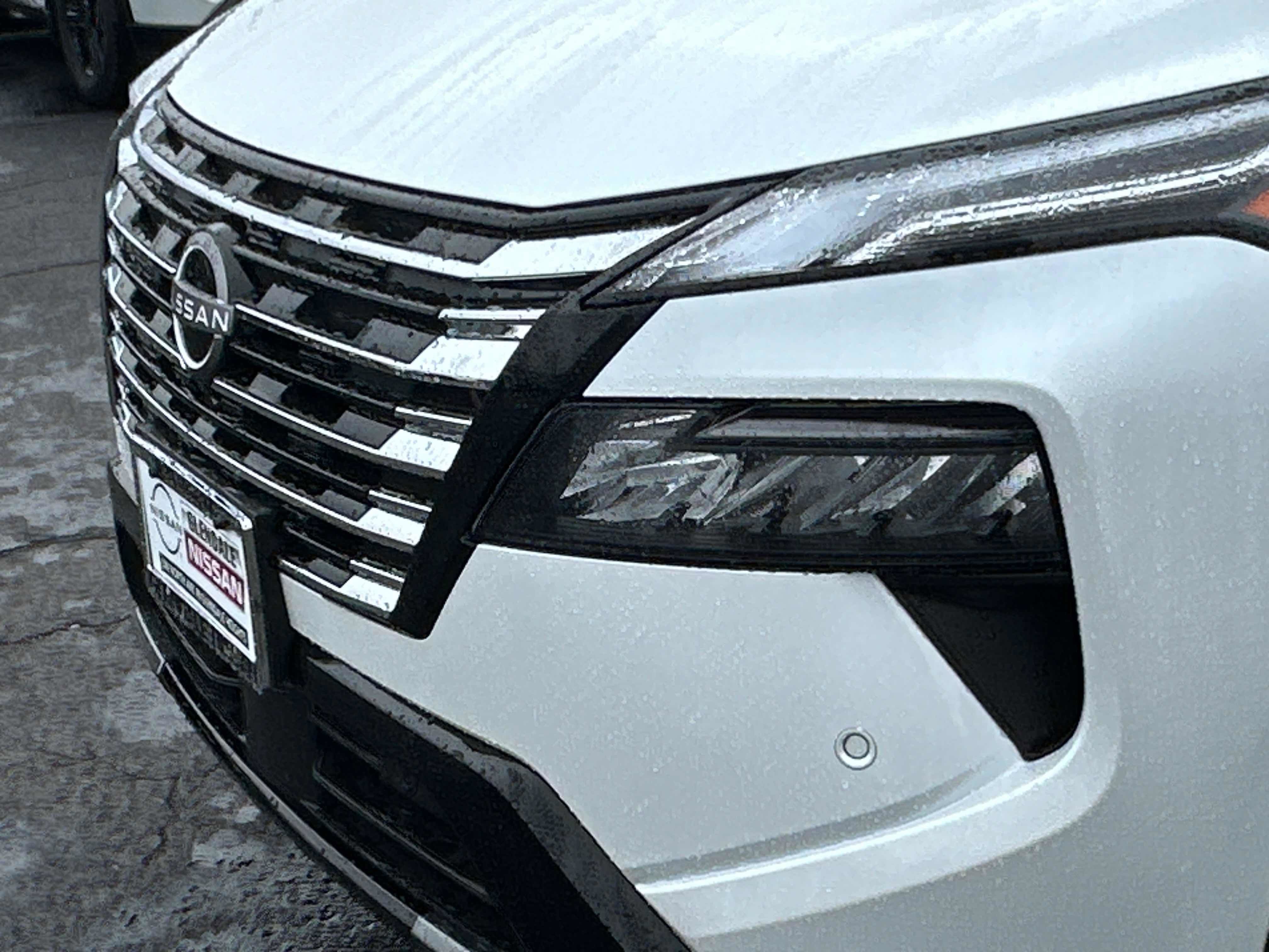 New 2026 Nissan Rogue Platinum image 8