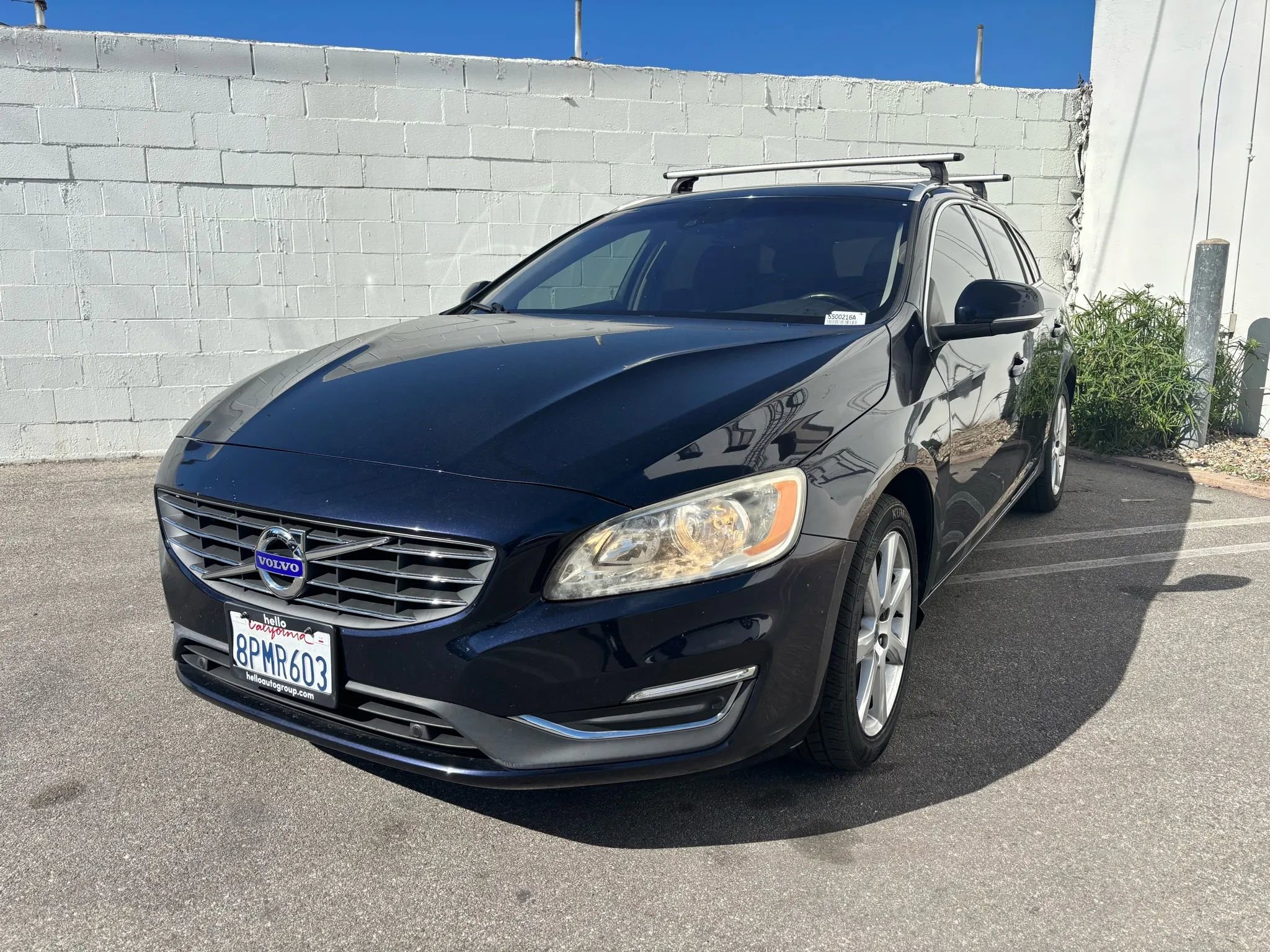 Used 2017 Volvo V60 T5 Premier w/ Convenience Package image 2