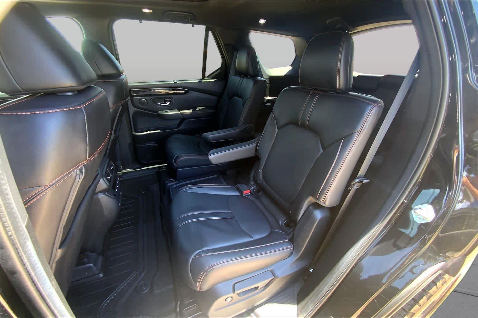 Used 2025 Honda Pilot TrailSport image 21