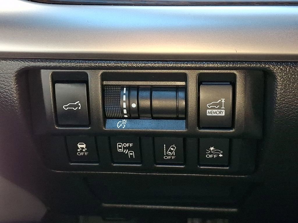 Used 2018 Subaru Outback 2.5i Limited AWD/4WD image 25