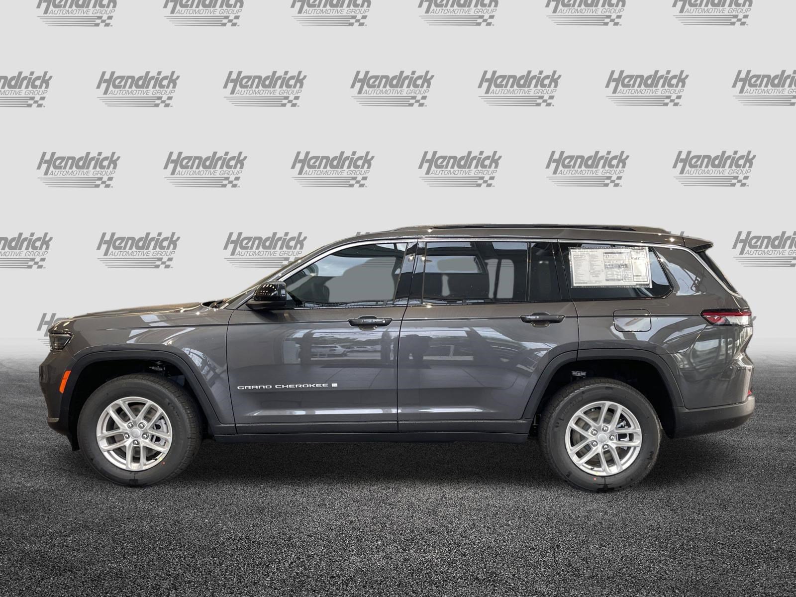 Certified 2025 Jeep Grand Cherokee L Laredo w/ Luxury Tech Group I RWD image 7
