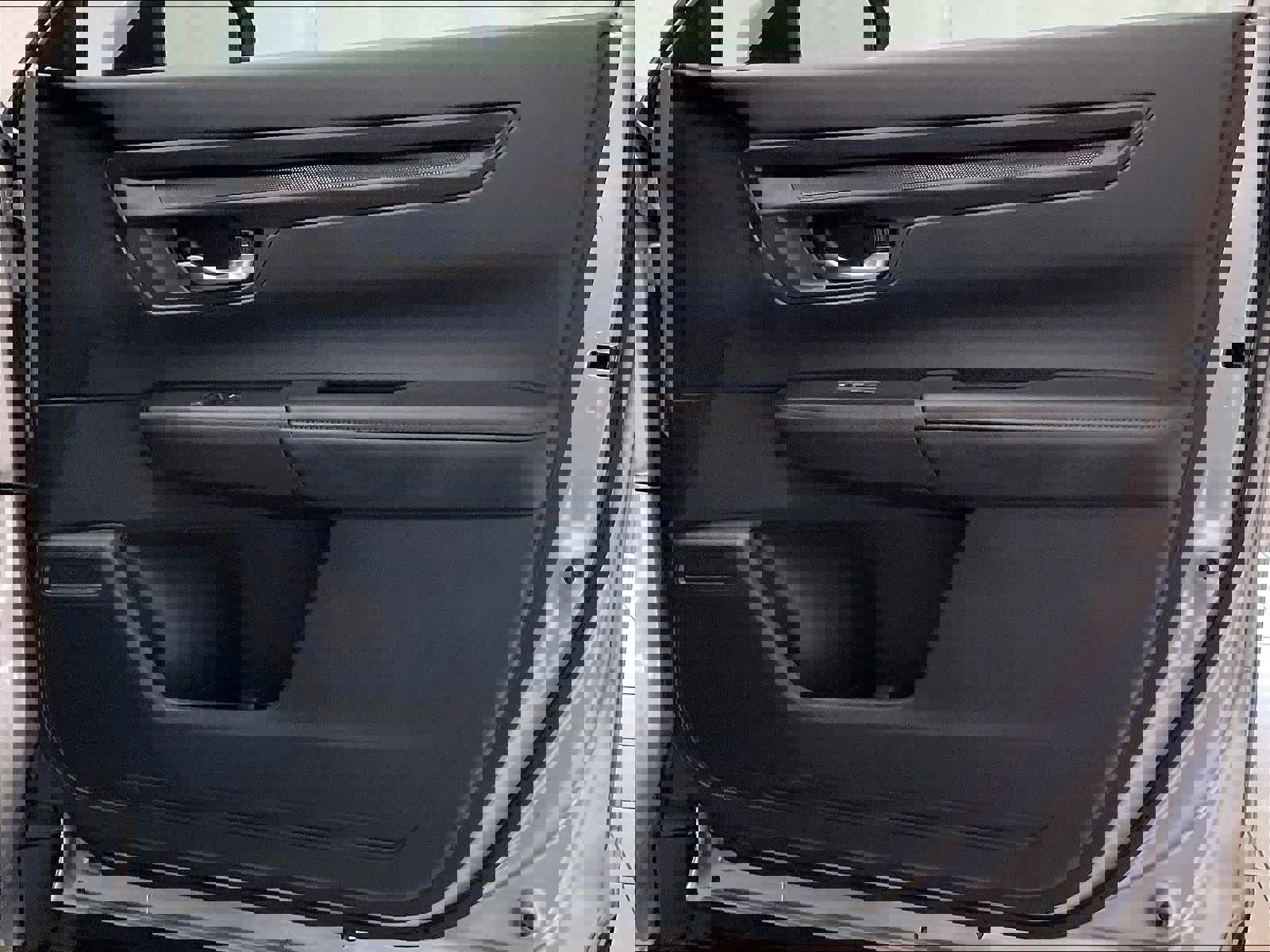 Used 2025 Honda CR-V LX image 11