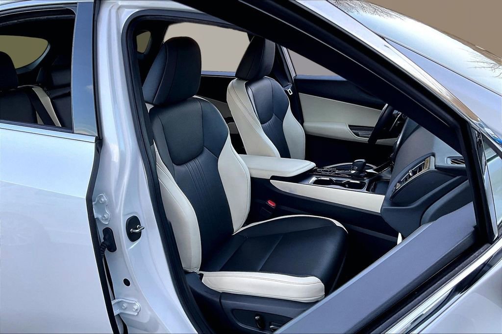 Used 2024 Lexus NX 250 FWD w/ Towing Package (2000 Lbs) image 23