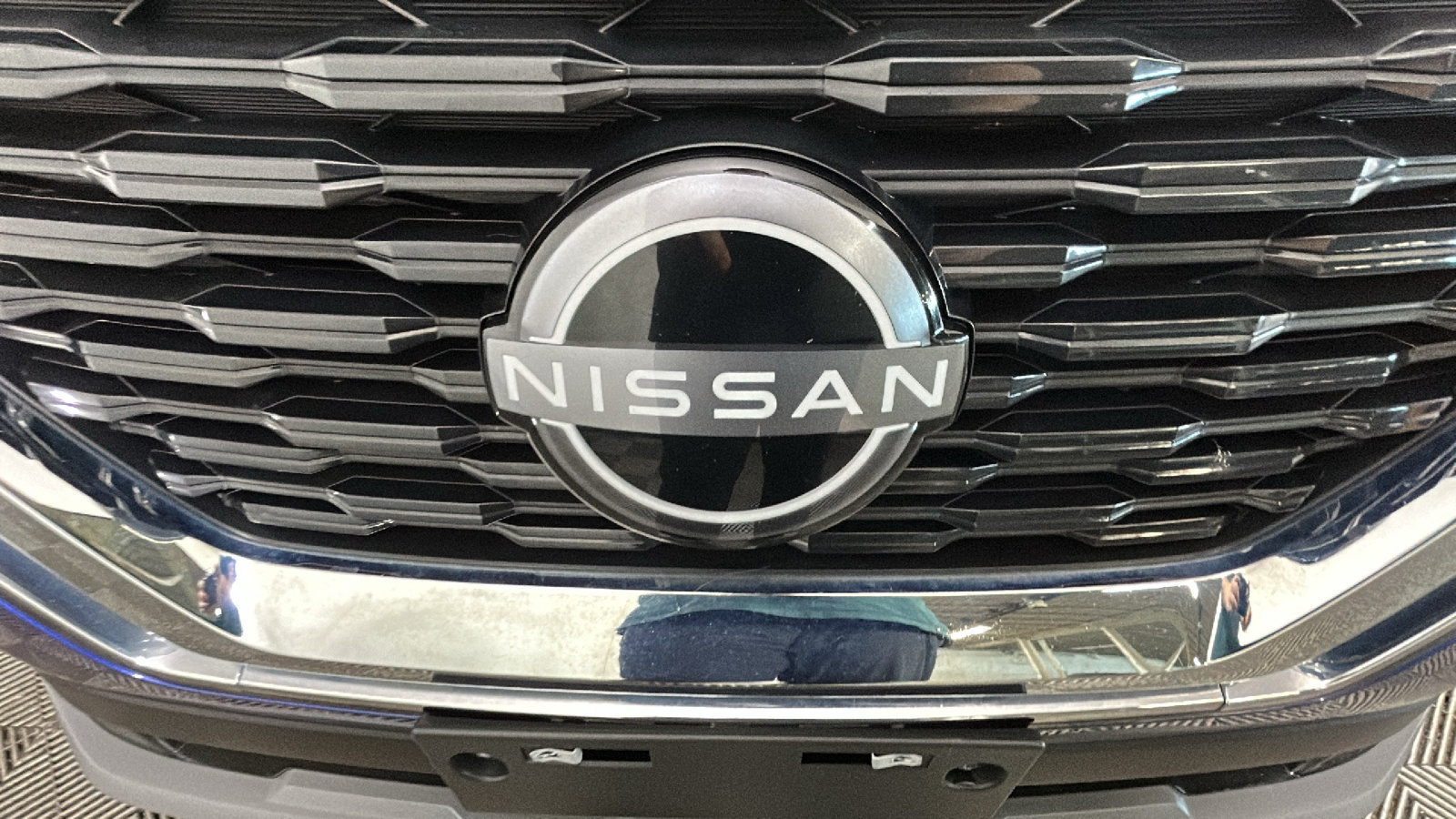 Used 2023 Nissan Rogue SV AWD/4WD image 10