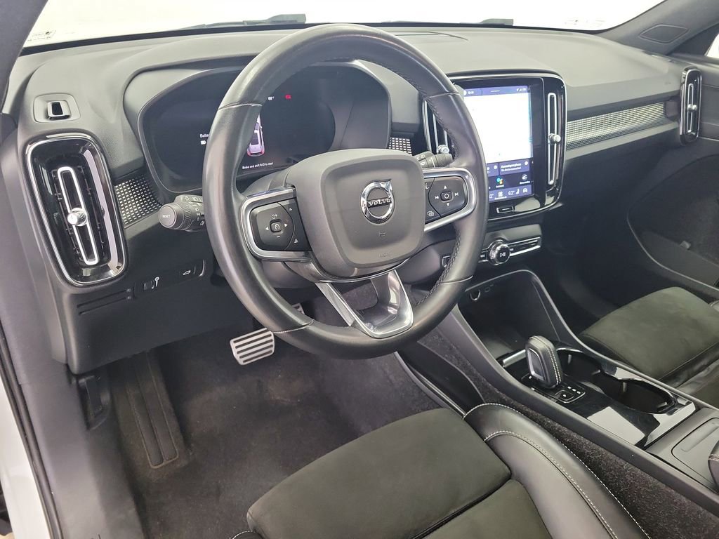 Used 2022 Volvo XC40 P8 Recharge Plus AWD/4WD image 20