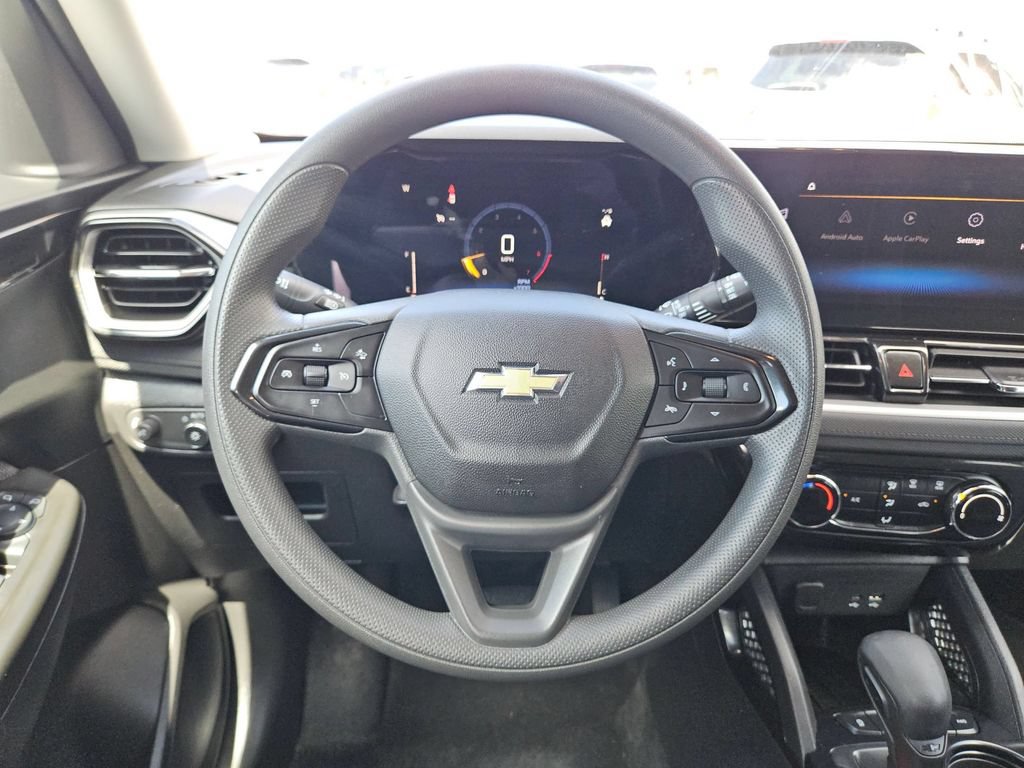 Used 2025 Chevrolet TrailBlazer LT AWD/4WD image 23