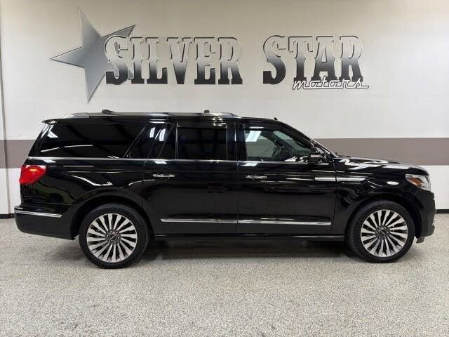 Used 2019 Lincoln Navigator L Reserve AWD/4WD image 30