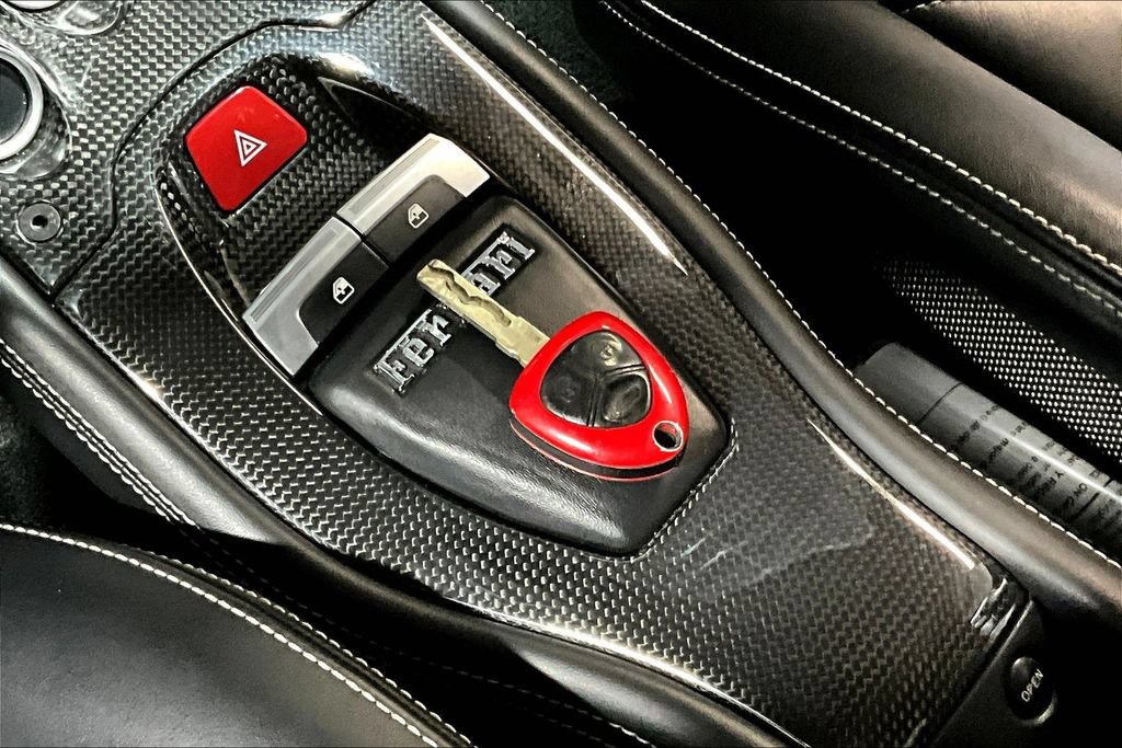 Used 2015 Ferrari 458 Italia Coupe RWD image 29
