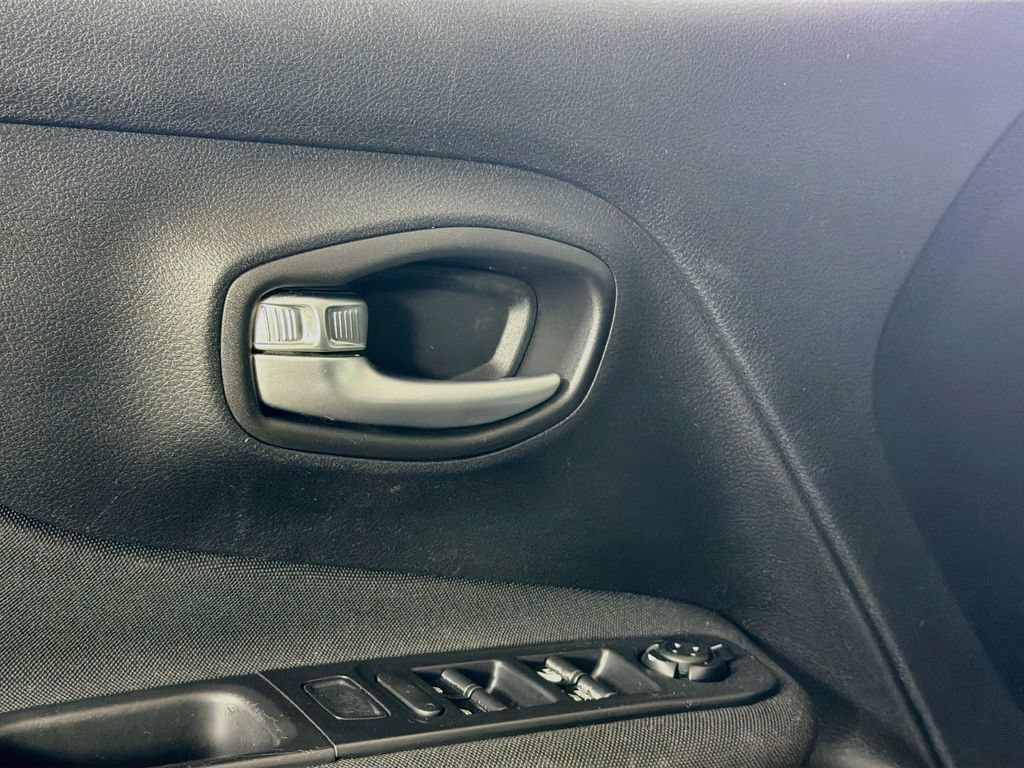Used 2020 Jeep Renegade Sport FWD image 19