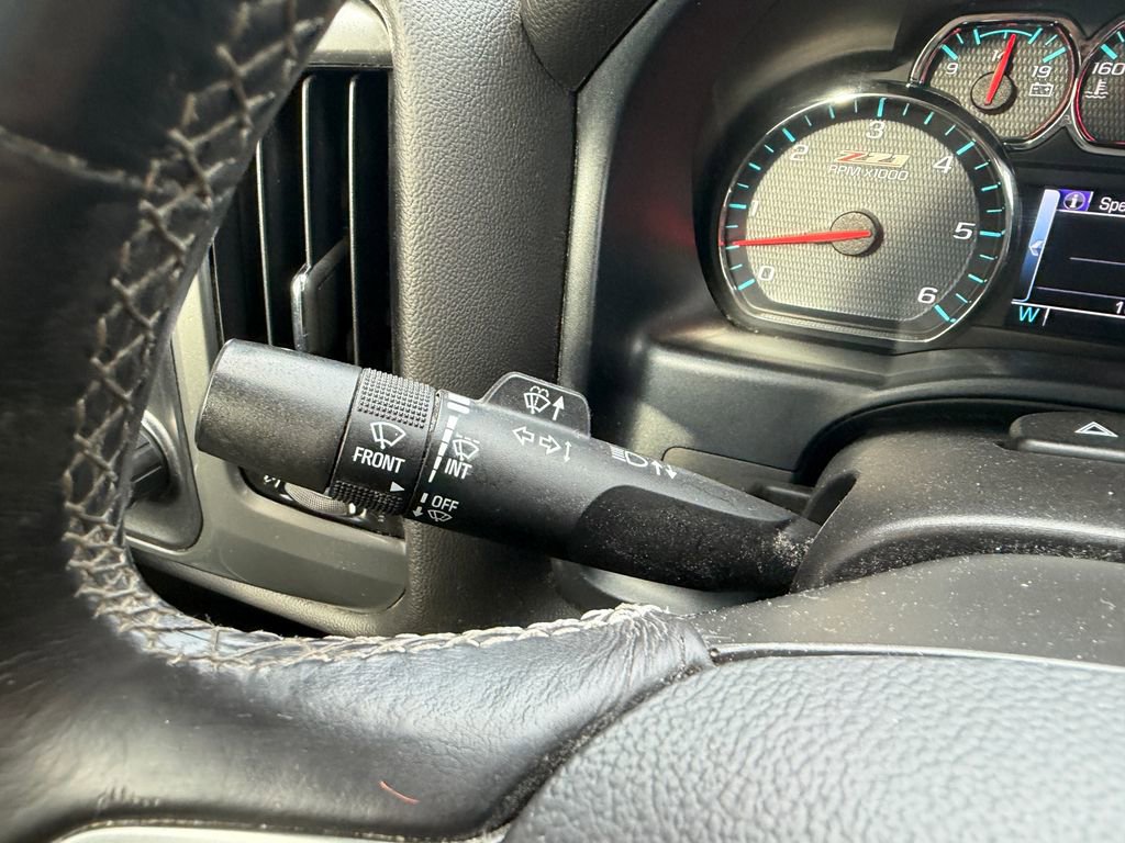 Used 2018 Chevrolet Silverado 1500 LT w/ Midnight Edition image 21