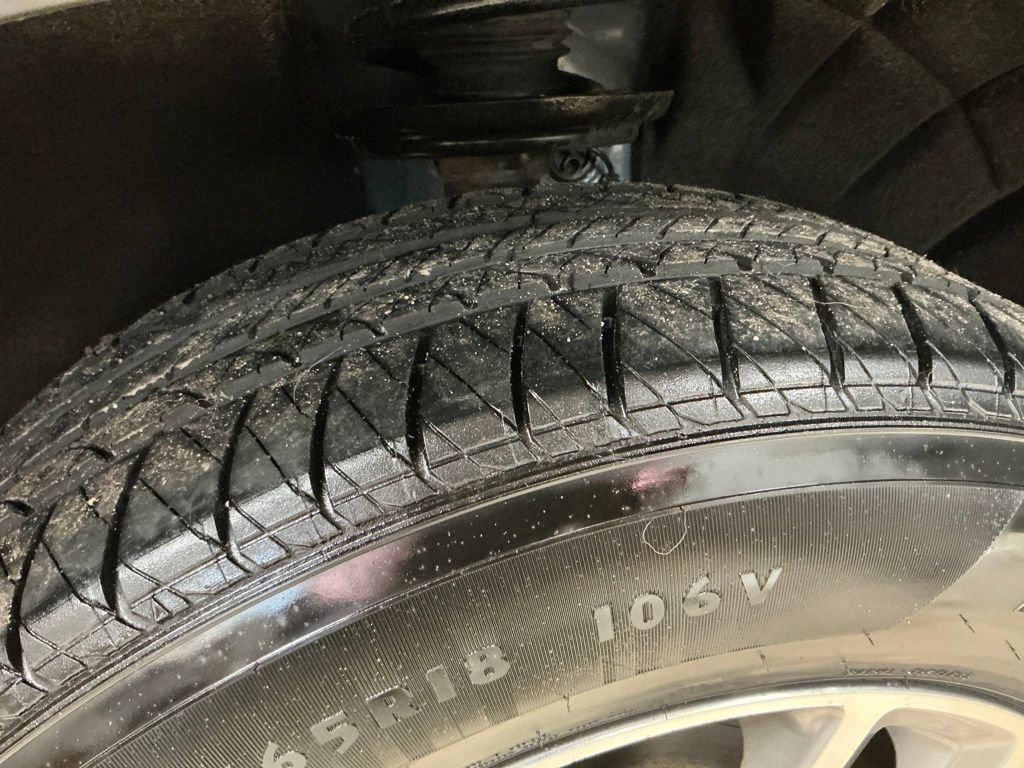 Used 2018 GMC Acadia SLE w/ LPO, Floor Liner Package image 12