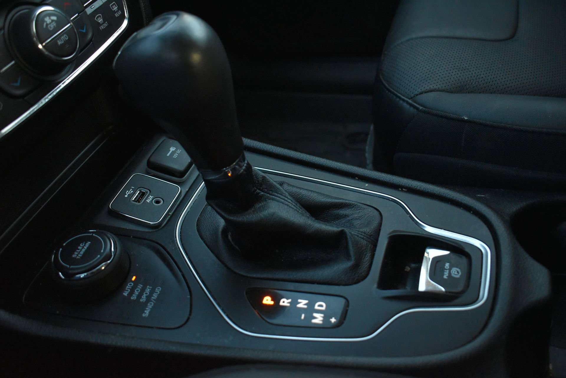 Used 2021 Jeep Cherokee Latitude Lux w/ Comfort/Convenience Group image 30