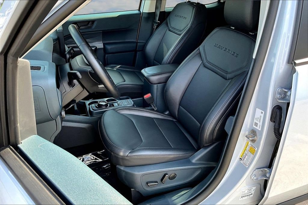 Certified 2026 Ford Maverick Lariat w/ Black Appearance Package AWD/4WD image 24