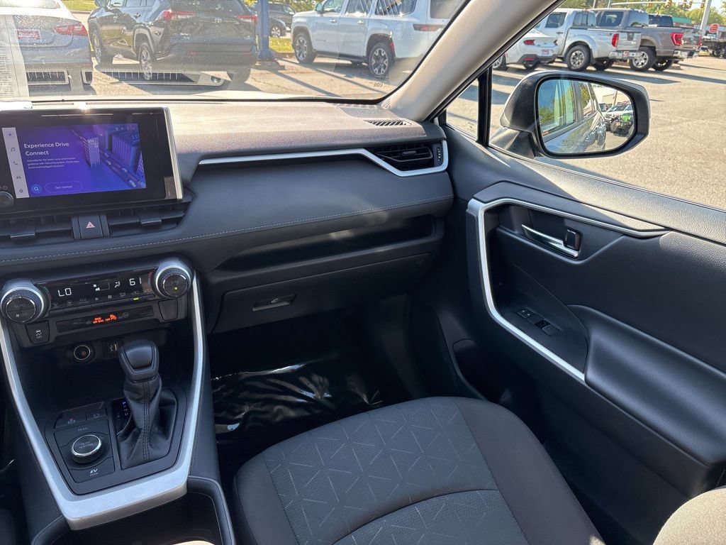 Used 2024 Toyota RAV4 XLE AWD/4WD image 11