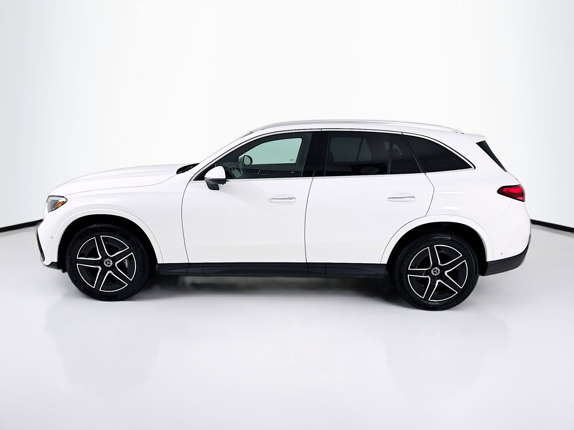 Used 2025 Mercedes-Benz GLC 300 image 5