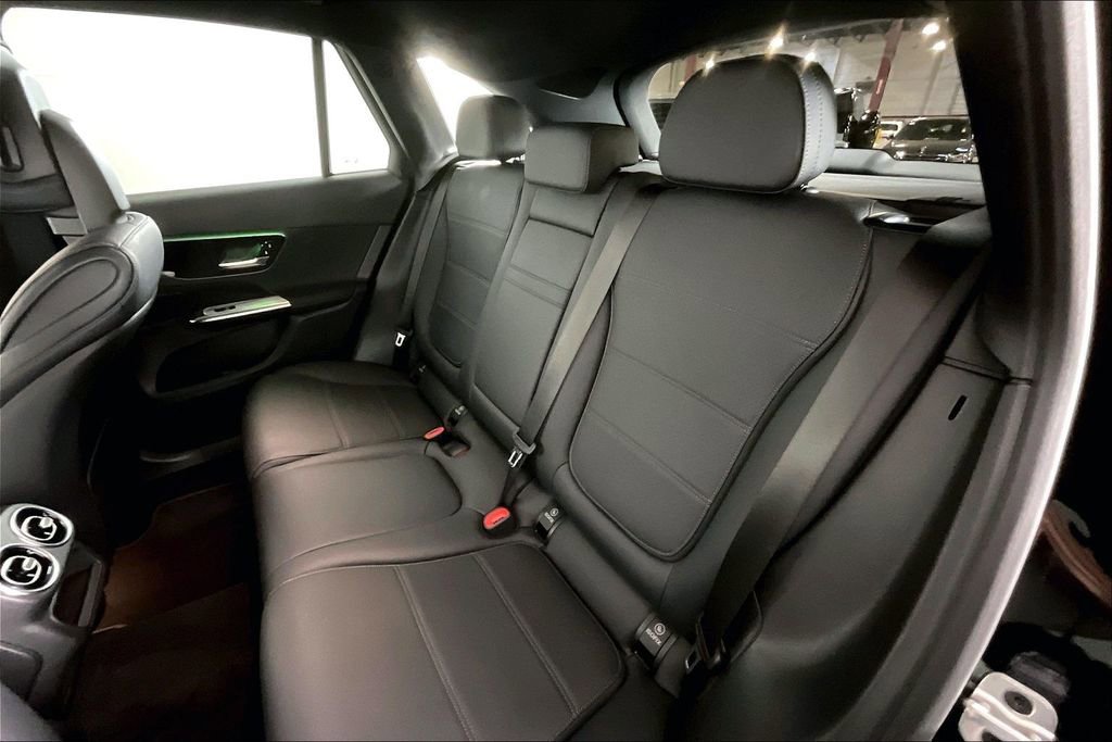 Used 2026 Mercedes-Benz GLC 300 4MATIC image 18