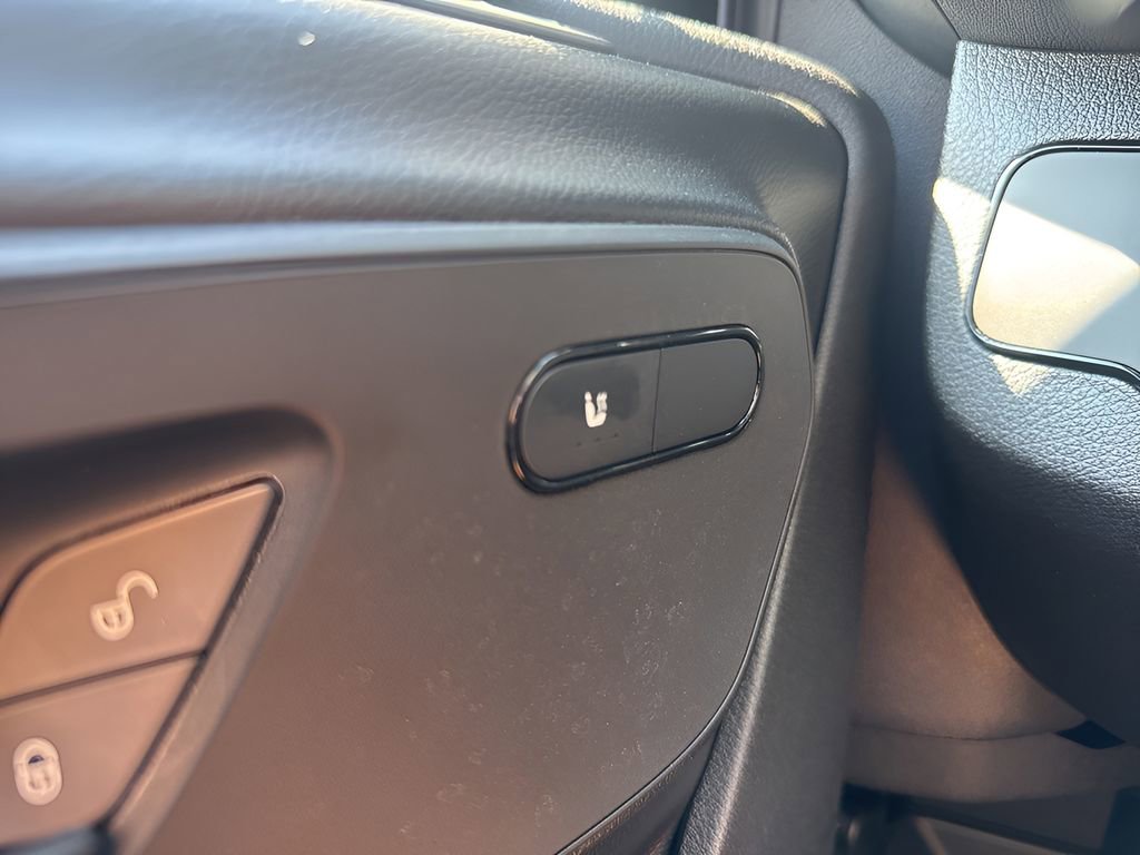 Used 2025 Mercedes-Benz Sprinter 2500 image 20