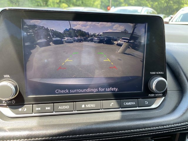 Used 2024 Nissan Rogue SV FWD image 11