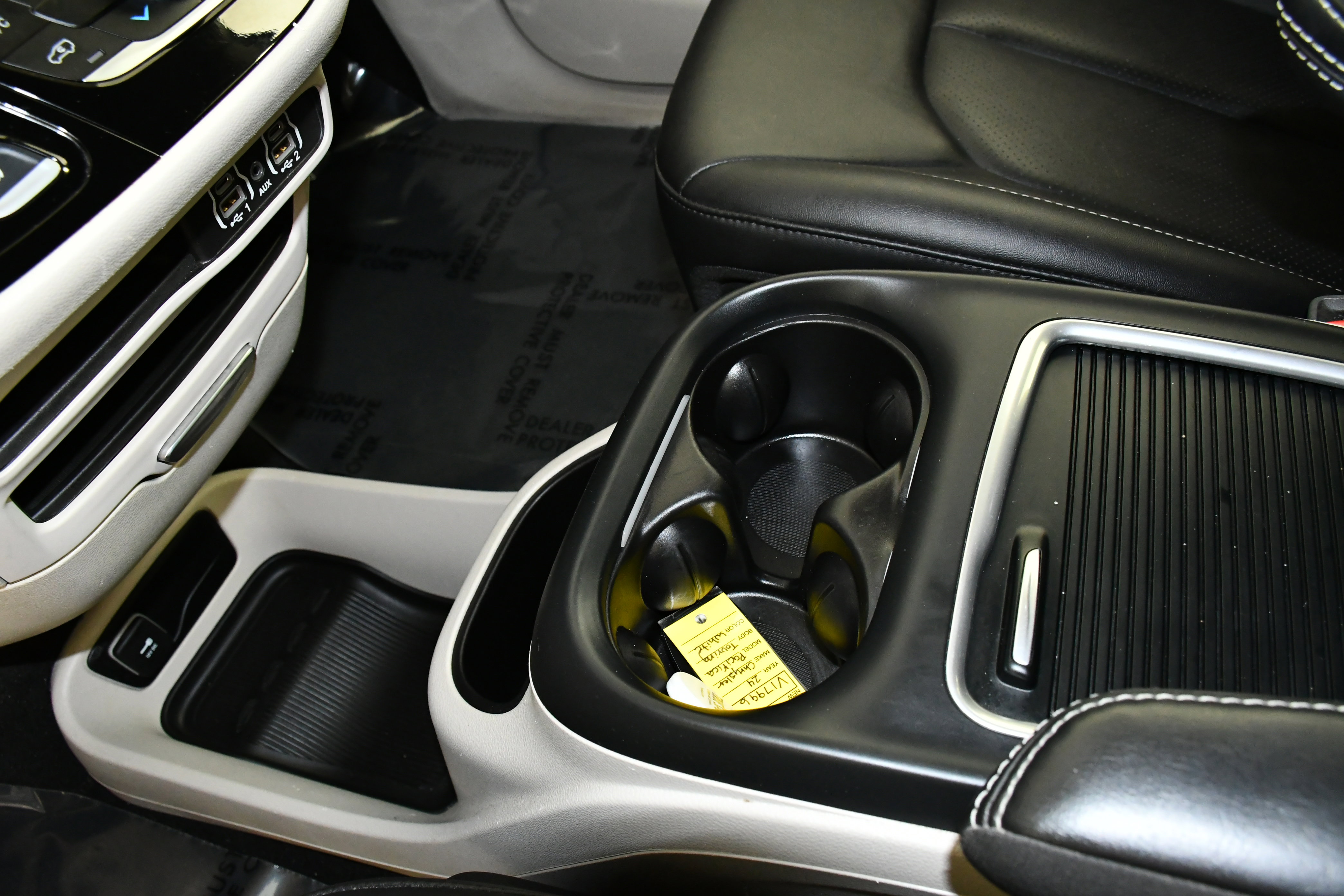 Used 2024 Chrysler Pacifica Touring-L image 30