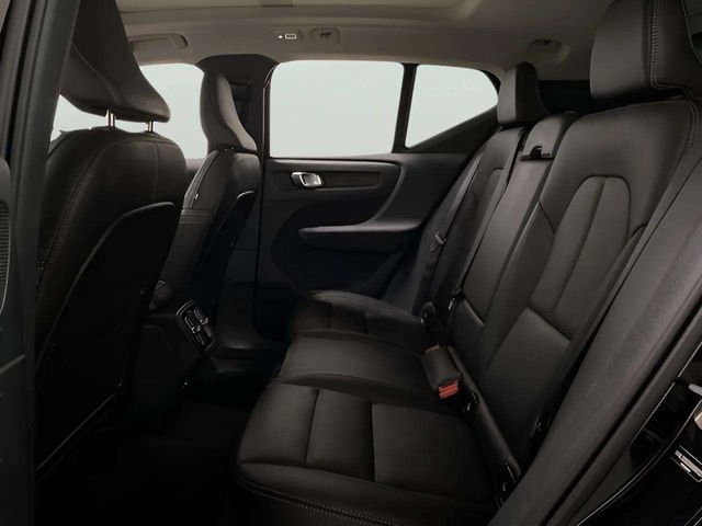 Used 2025 Volvo XC40 B5 Plus image 65
