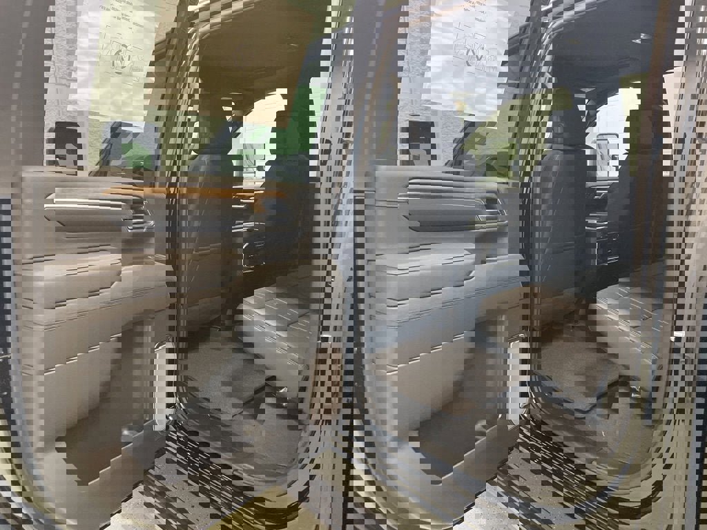 New 2026 Chevrolet Silverado 3500 High Country w/ High Country Premium Package image 32