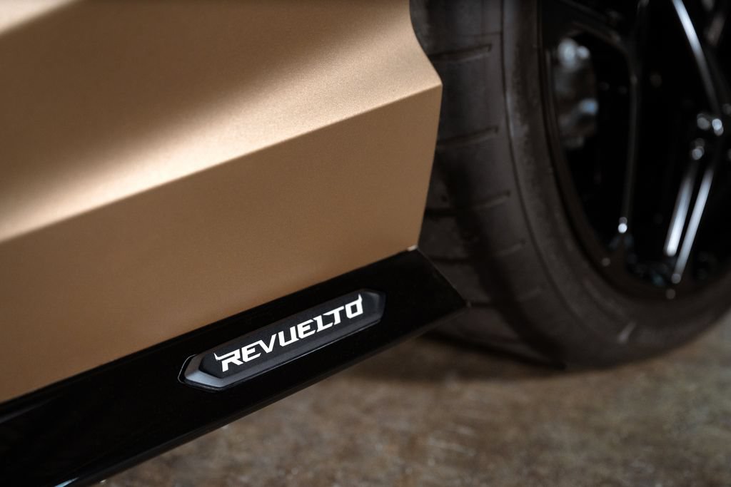 Used 2024 Lamborghini Revuelto AWD/4WD image 6