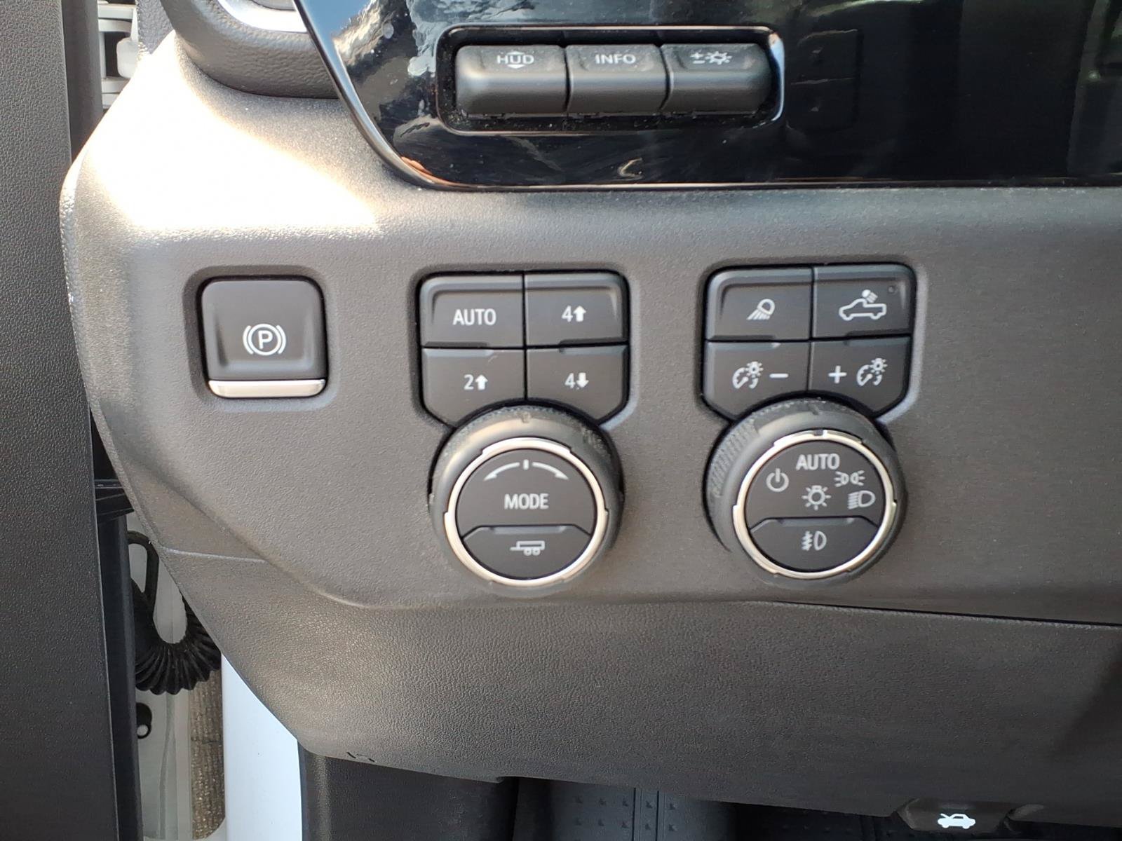Used 2025 Chevrolet Silverado 1500 High Country AWD/4WD image 21