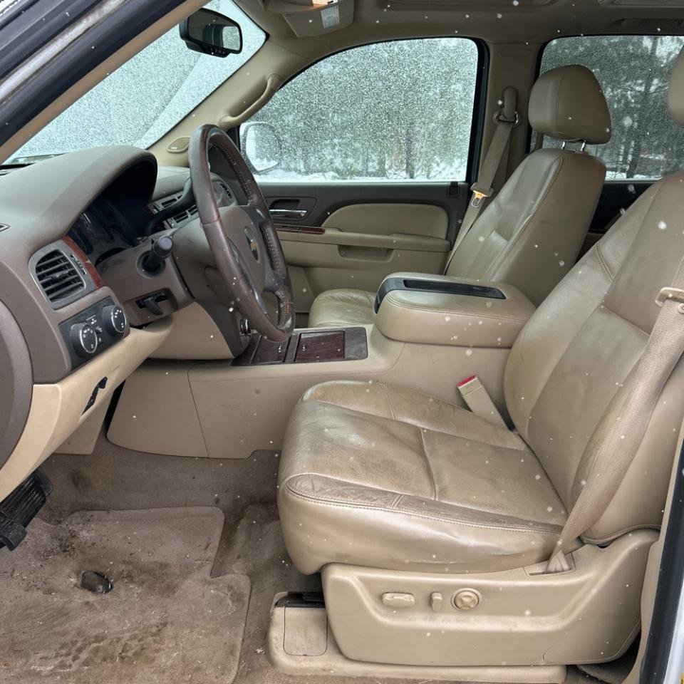 Used 2010 Chevrolet Avalanche LTZ image 6