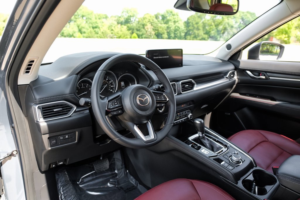 Used 2023 MAZDA CX-5 Carbon Edition image 3