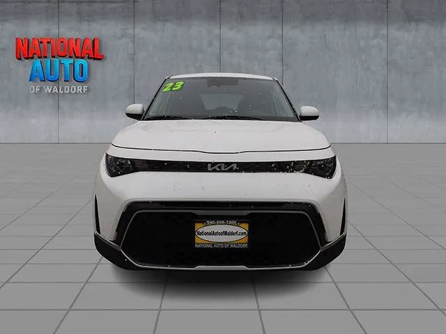 Used 2023 Kia Soul LX w/ Option Group 015 FWD image 3