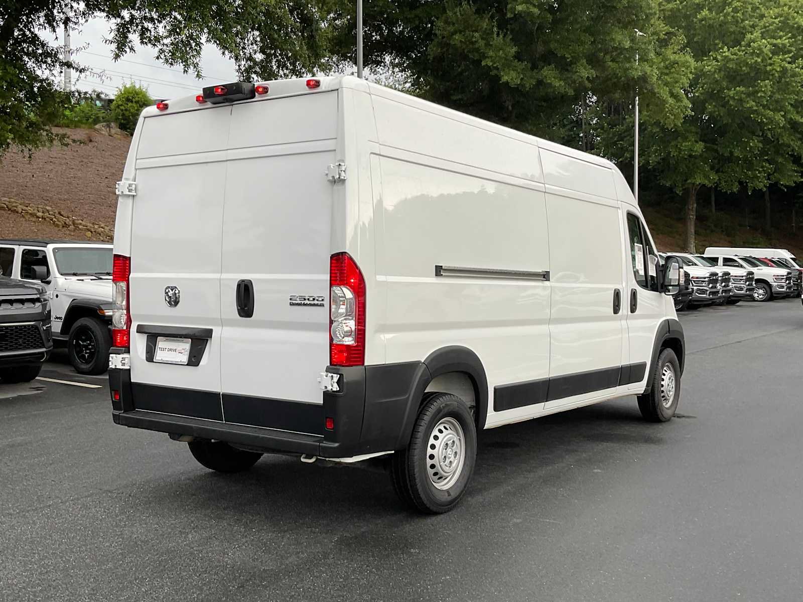 Used 2024 RAM ProMaster 2500 w/ Convenience Group FWD image 5