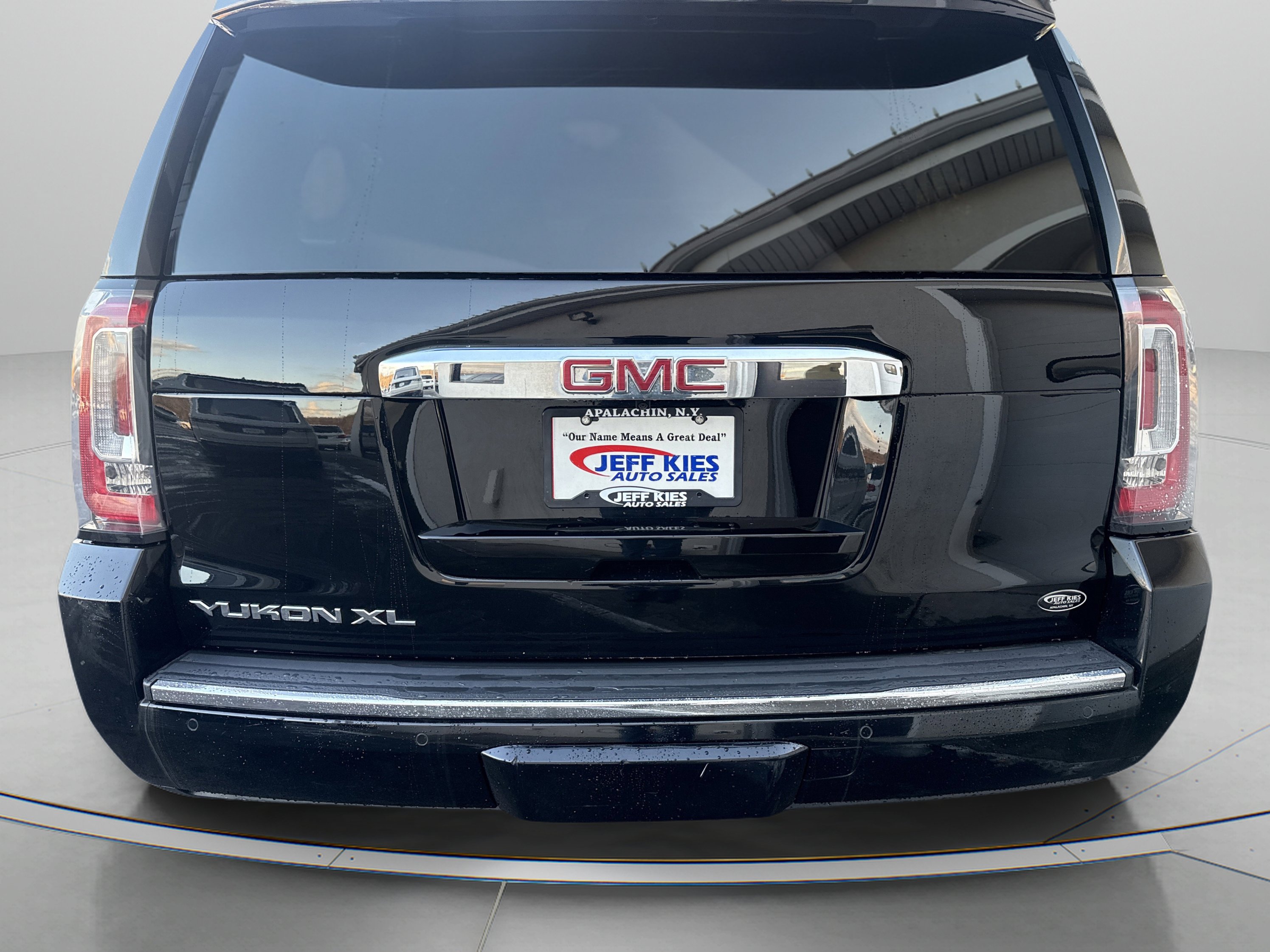 Used 2018 GMC Yukon XL Denali w/ Denali Ultimate Package image 6