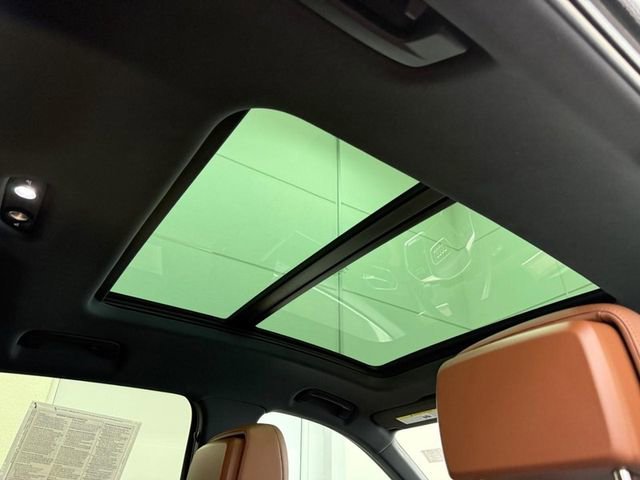 Used 2022 Audi e-tron Premium image 11