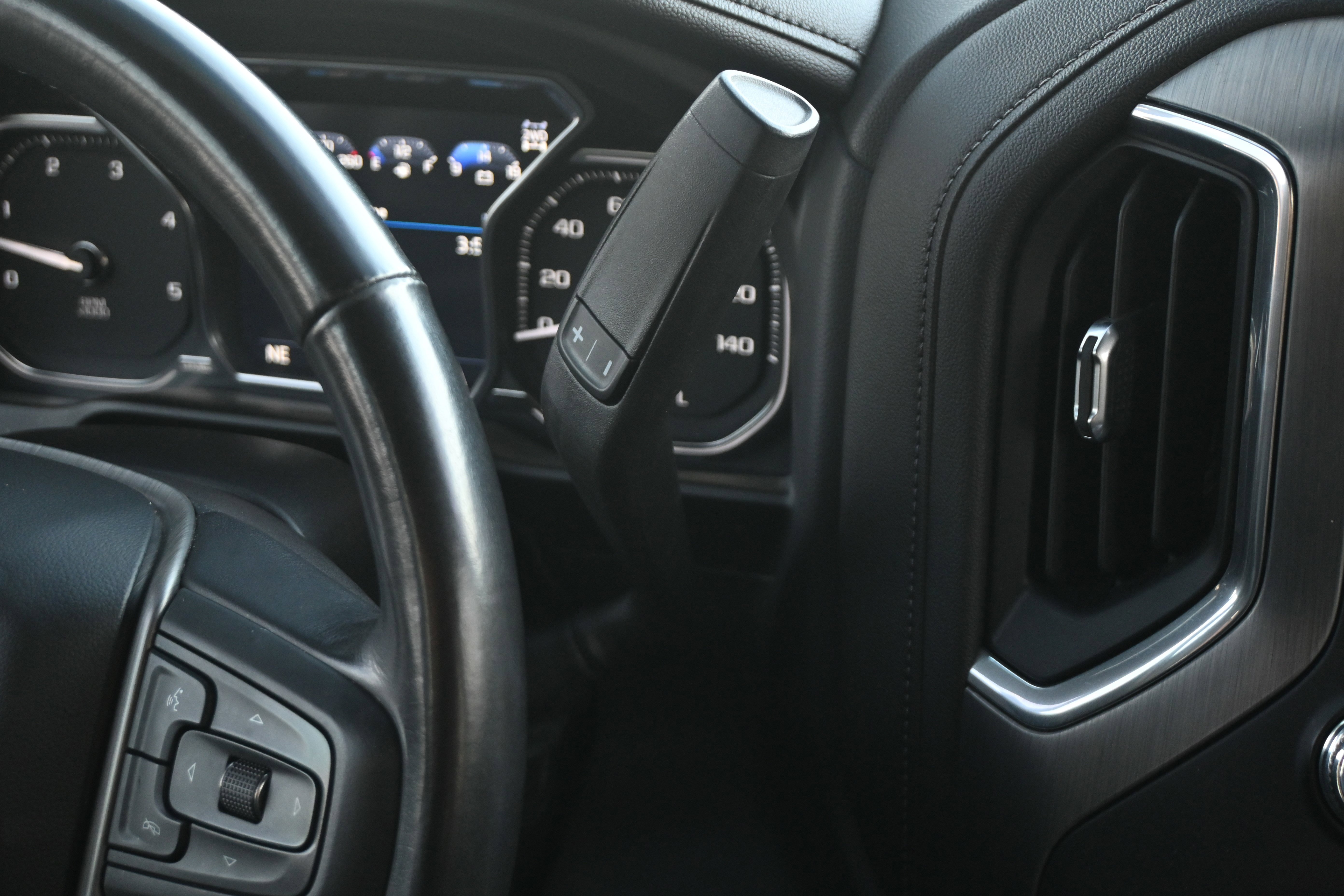 Used 2021 GMC Sierra 2500 Denali w/ Denali Black Diamond Edition AWD/4WD image 27
