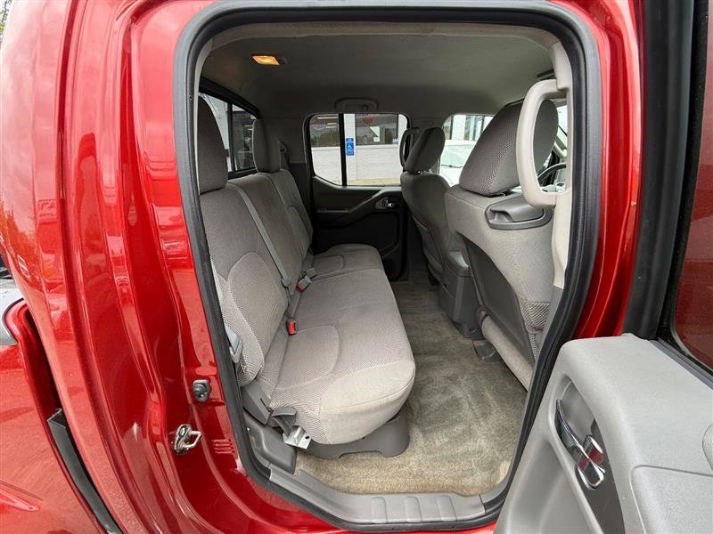 Used 2014 Nissan Frontier SV w/ SV Value Truck Package AWD/4WD image 27