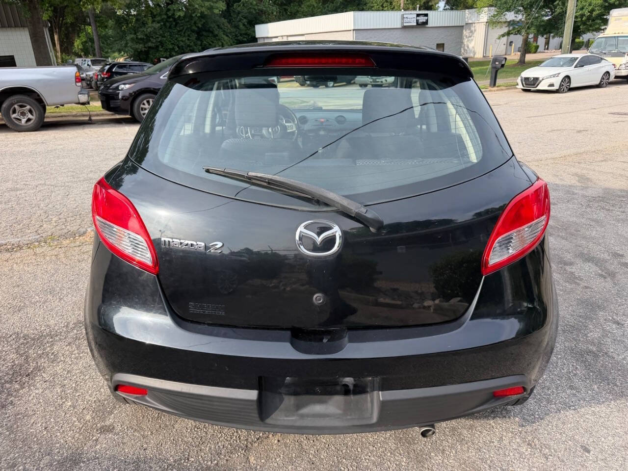 Used 2011 MAZDA MAZDA2 Touring FWD image 6