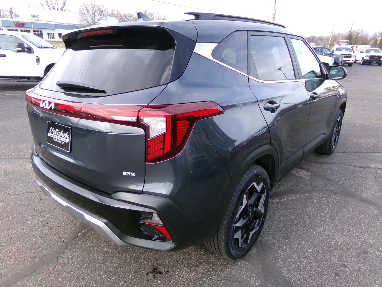 Used 2024 Kia Seltos EX image 3