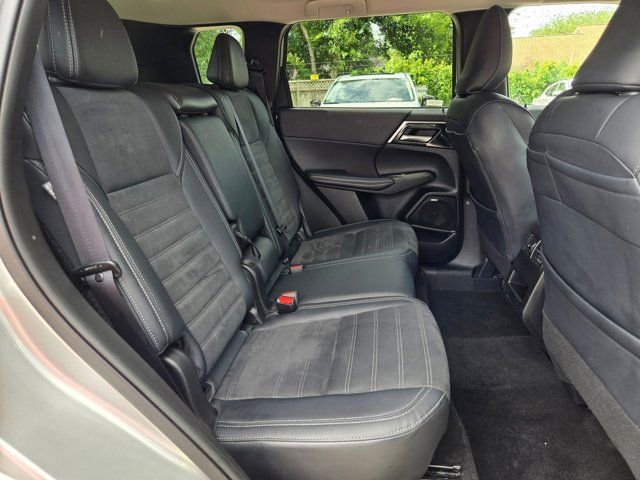 Used 2025 Mitsubishi Outlander SE AWD/4WD image 27