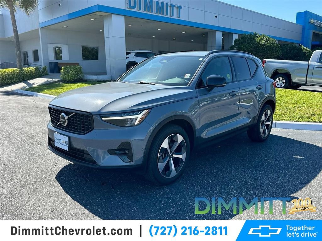 Used 2023 Volvo XC40 B5 Ultimate AWD/4WD image 1