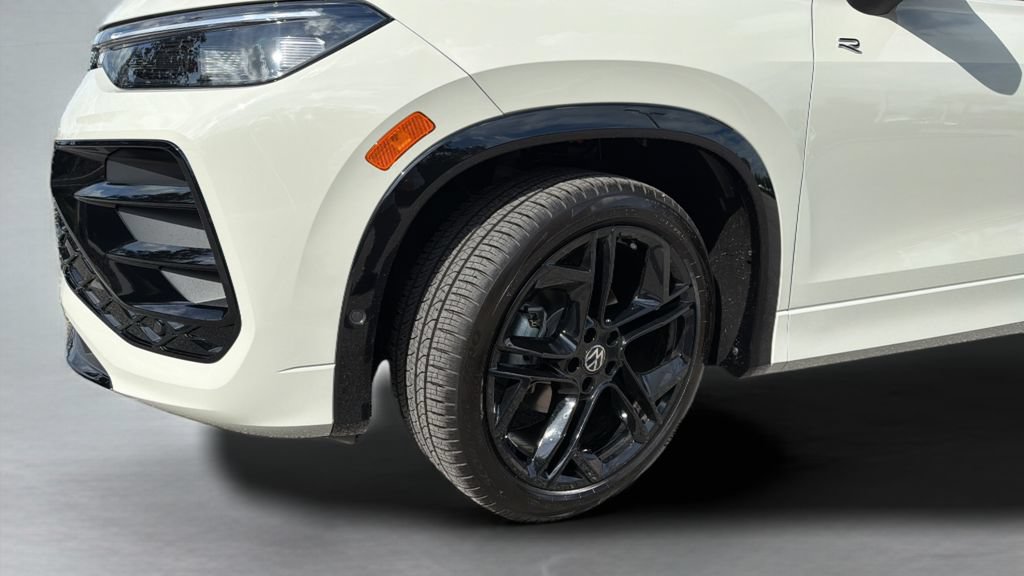 New 2026 Volkswagen Tiguan SE R-Line FWD image 34