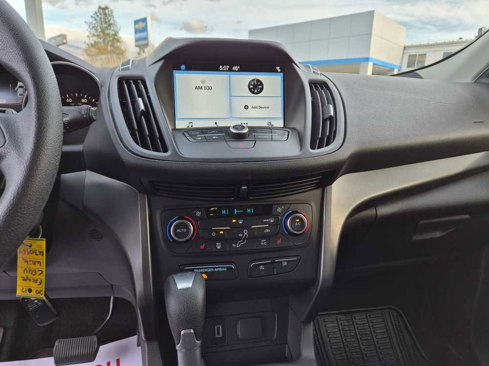 Used 2017 Ford Escape SE w/ Equipment Group 201A image 10