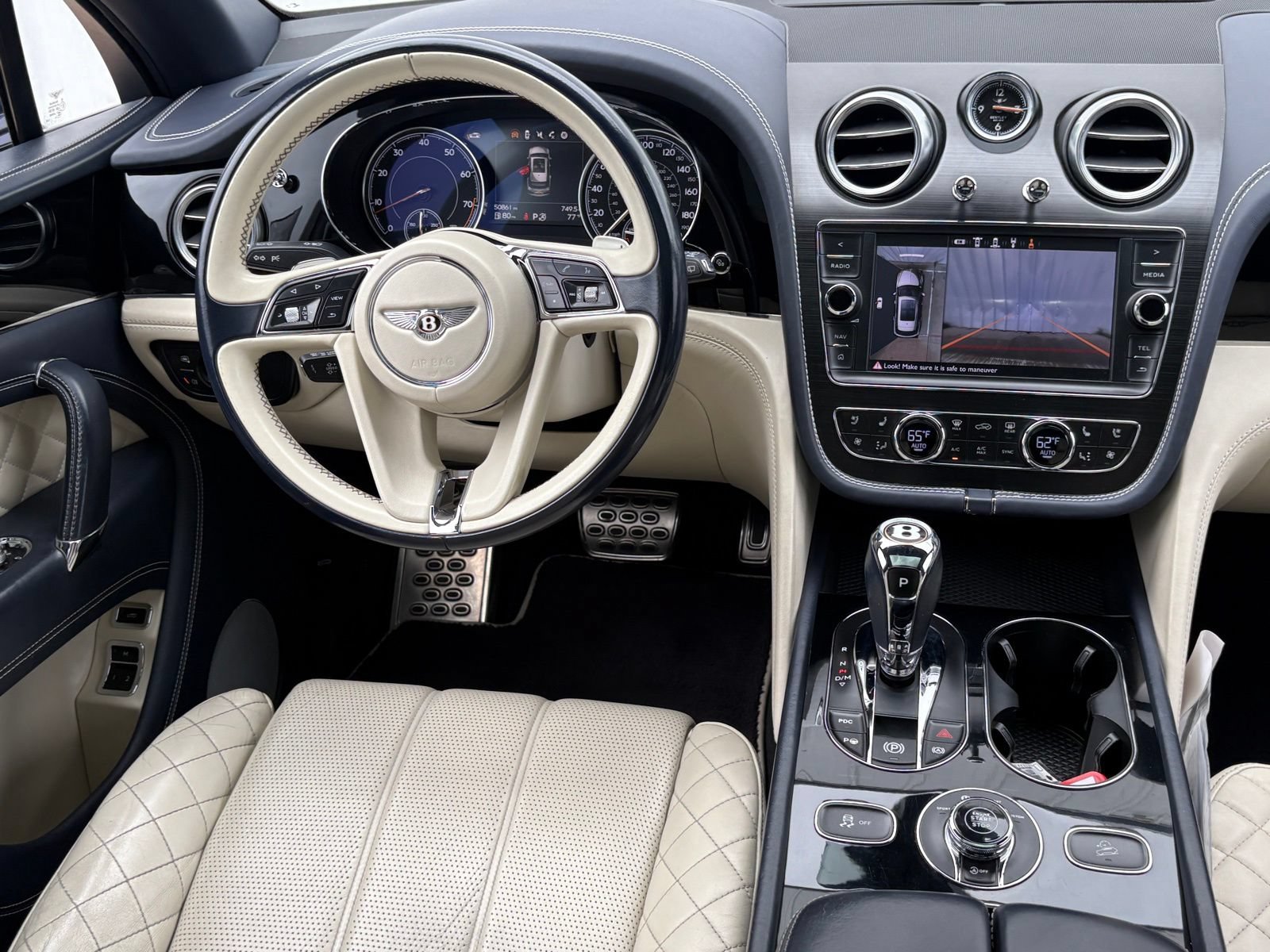 Used 2019 Bentley Bentayga AWD/4WD image 15